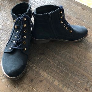 ALDO size 7 only worn once navy ankle boots